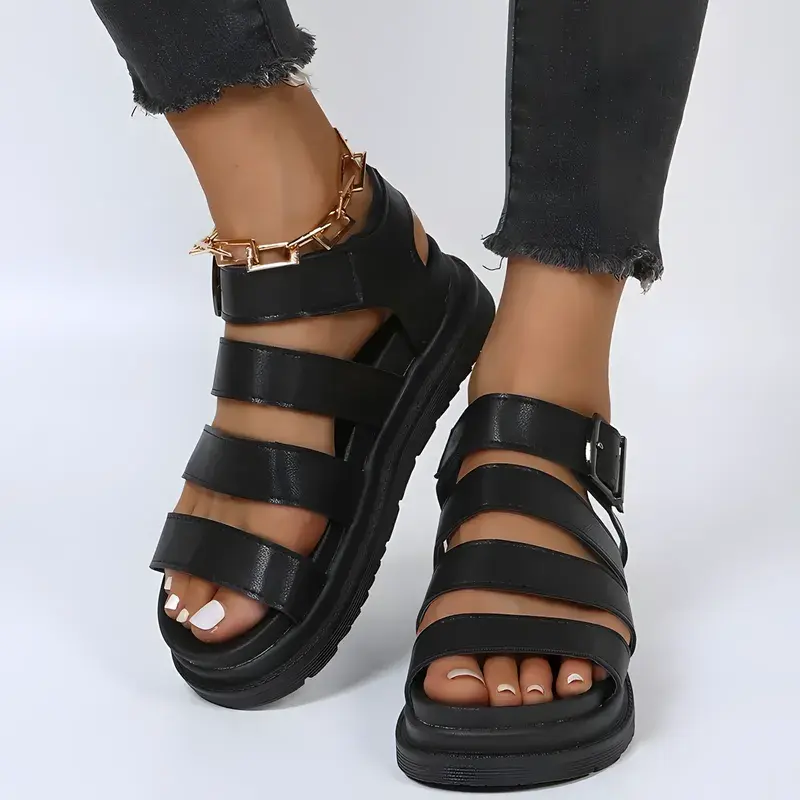 Sandales femme dorées tendance avec semelle épaisse crantée et brides Sandales femme dorées tendance avec semelle épaisse crantée et brides